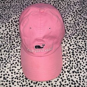 pink vineyard vines hat